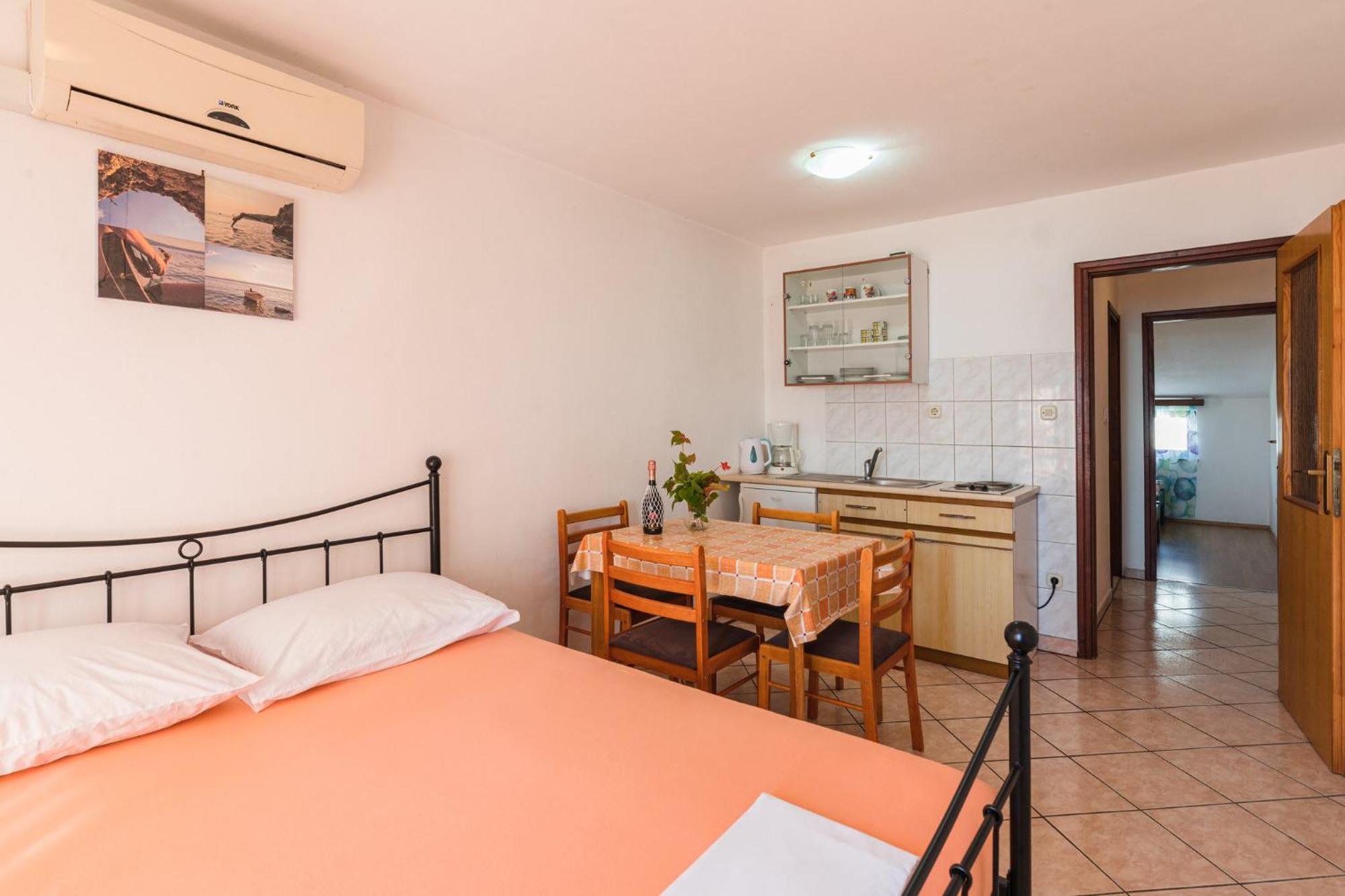 Ivan Crikvenica Chambre photo